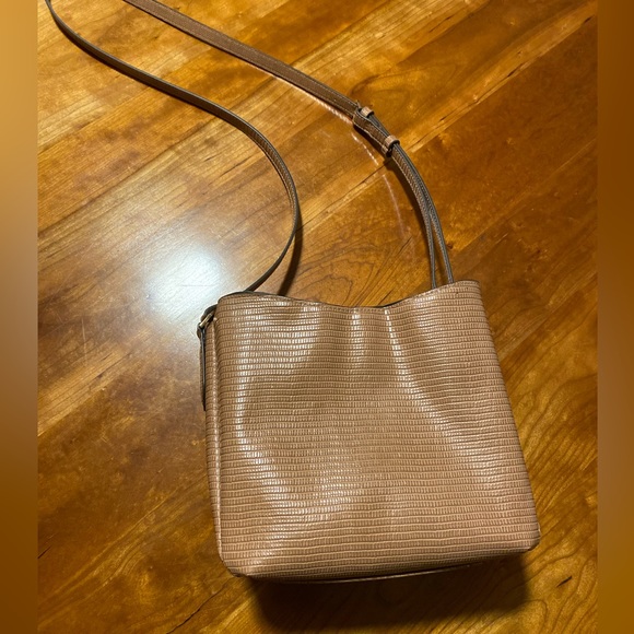 A New Day Bucket Bag - Picture 2 of 5